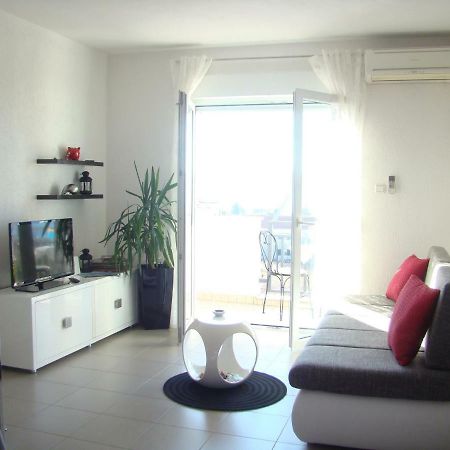 Kike Red Apartment Kaštela Екстериор снимка