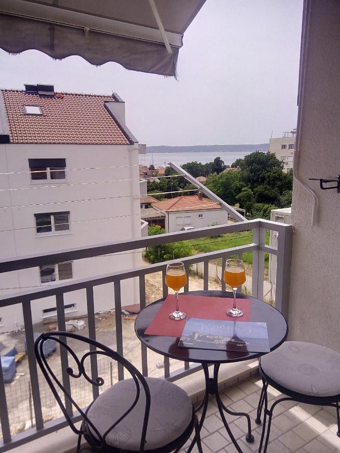 Kike Red Apartment Kaštela Екстериор снимка
