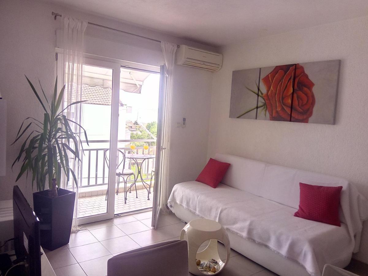 Kike Red Apartment Kaštela Екстериор снимка