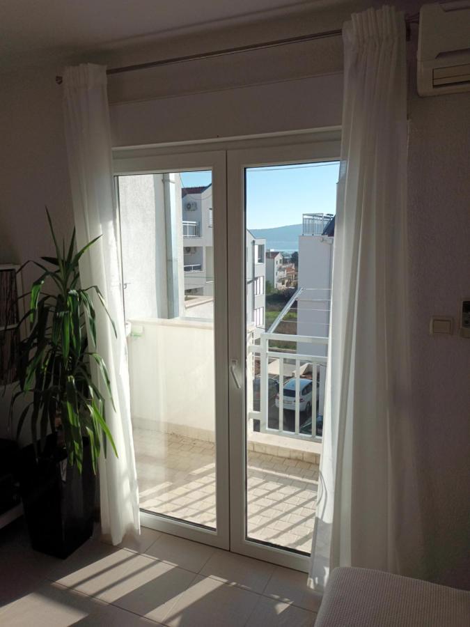 Kike Red Apartment Kaštela Екстериор снимка