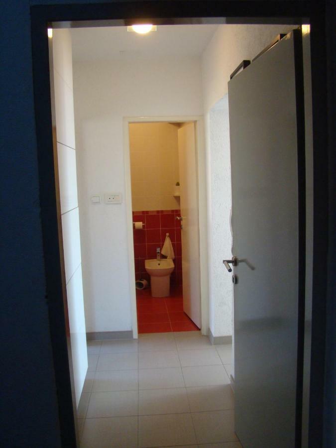 Kike Red Apartment Kaštela Екстериор снимка