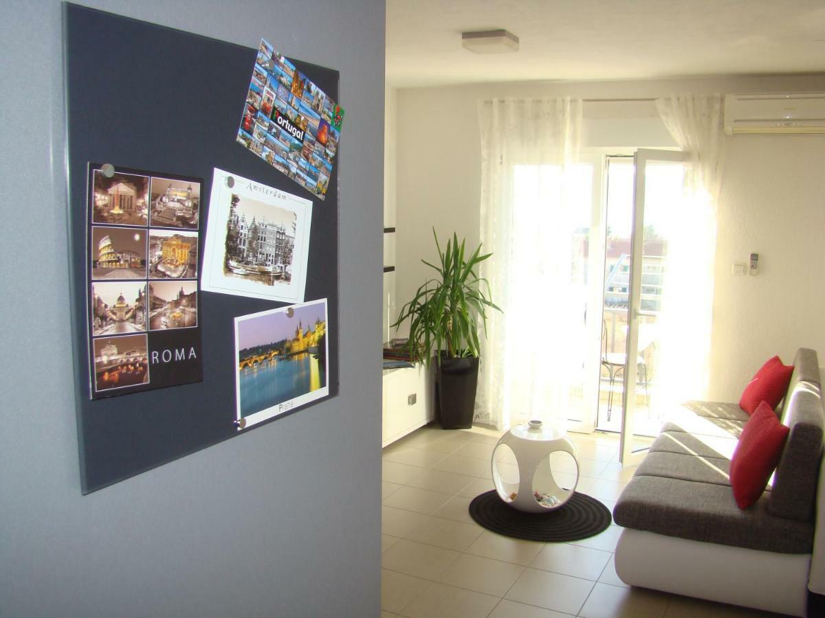 Kike Red Apartment Kaštela Екстериор снимка
