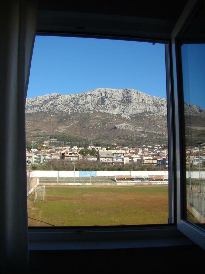 Kike Red Apartment Kaštela Екстериор снимка