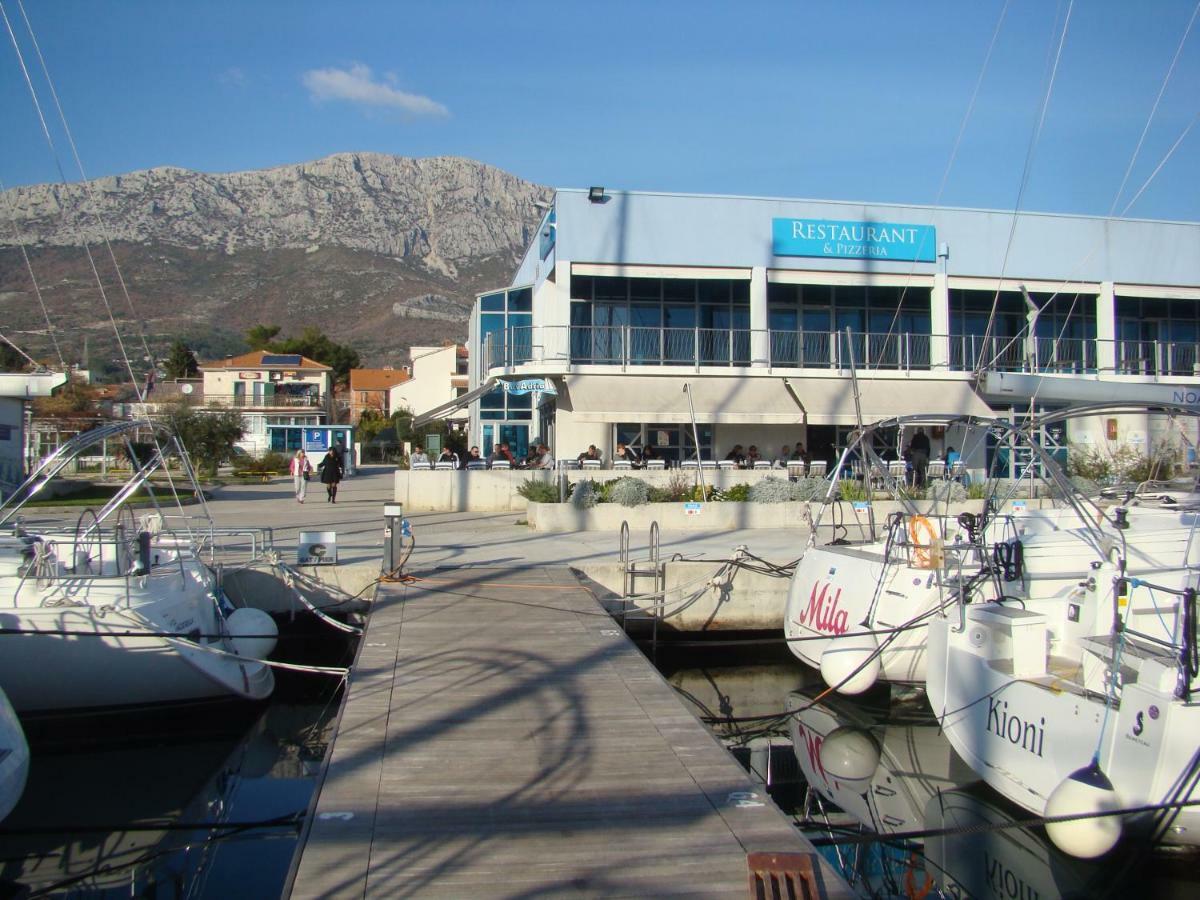 Kike Red Apartment Kaštela Екстериор снимка