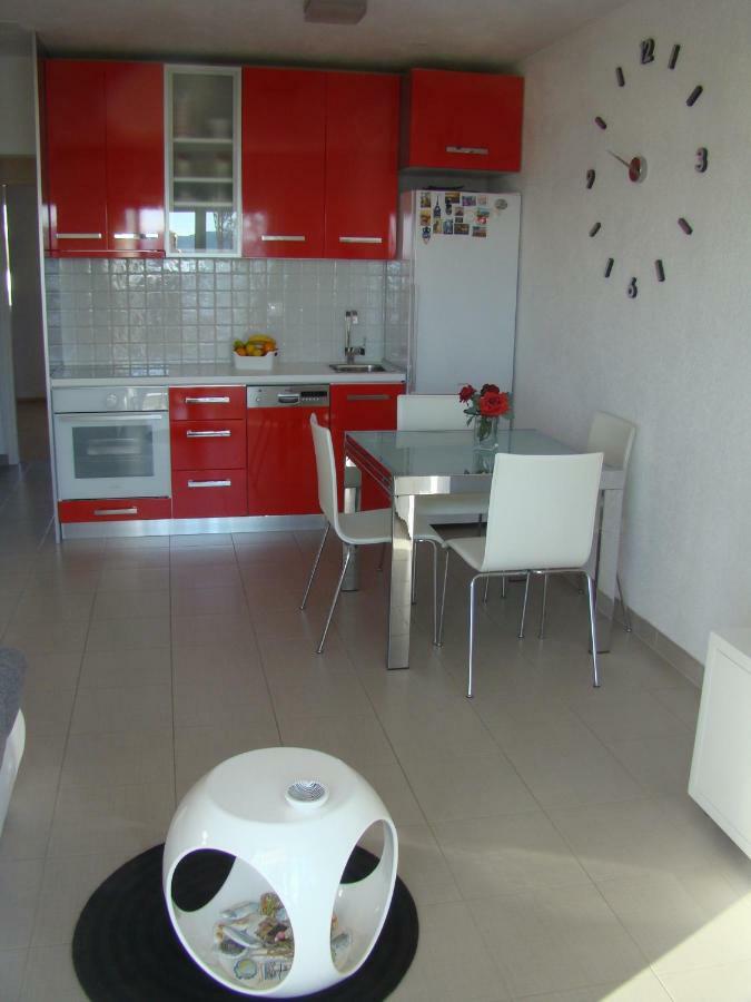 Kike Red Apartment Kaštela Екстериор снимка
