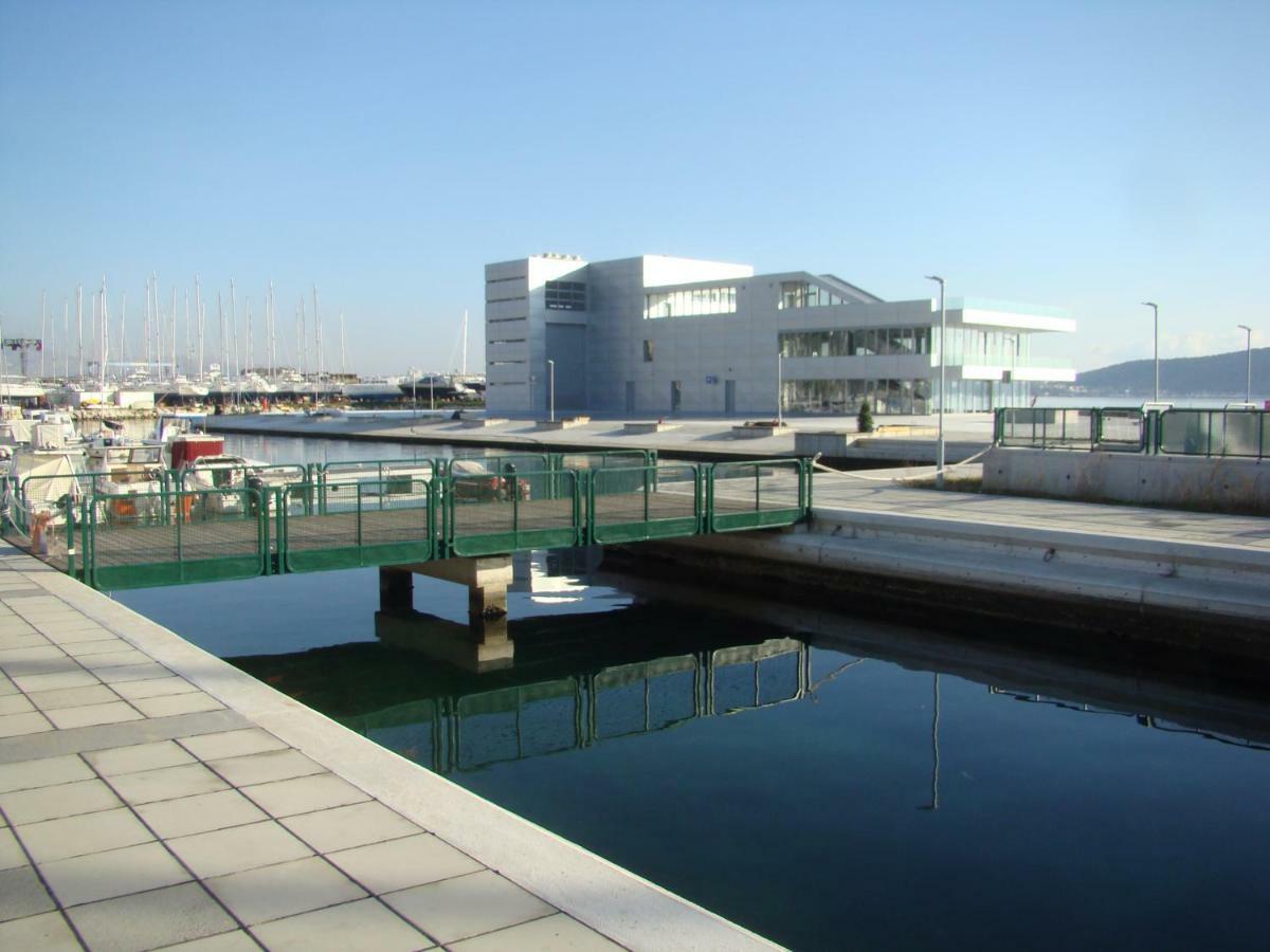 Kike Red Apartment Kaštela Екстериор снимка