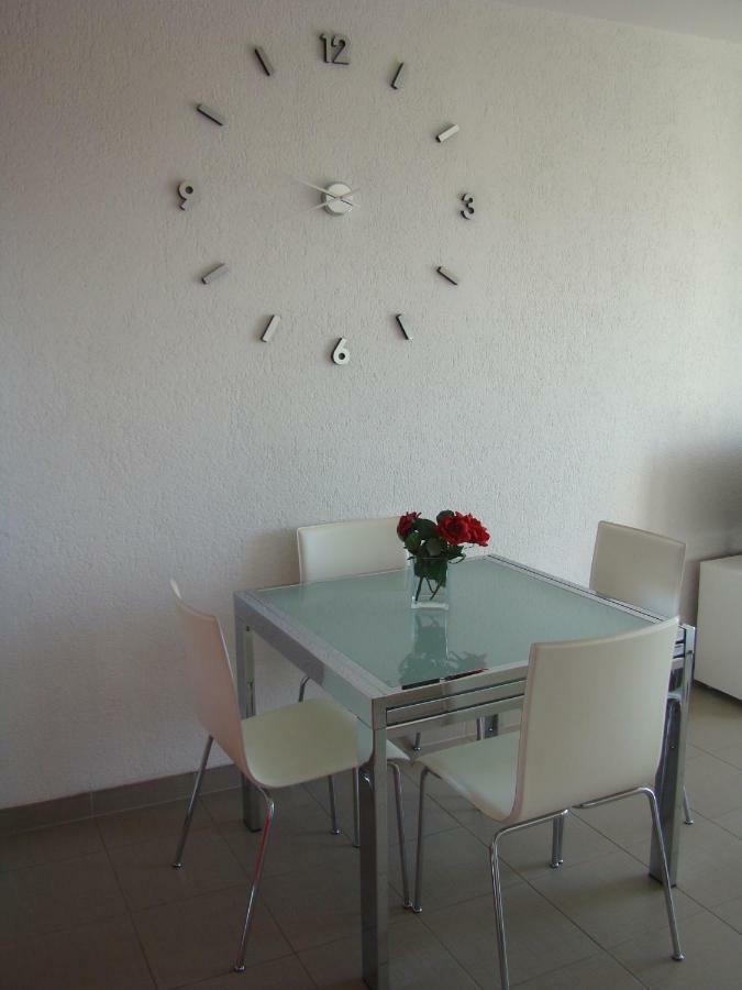 Kike Red Apartment Kaštela Екстериор снимка