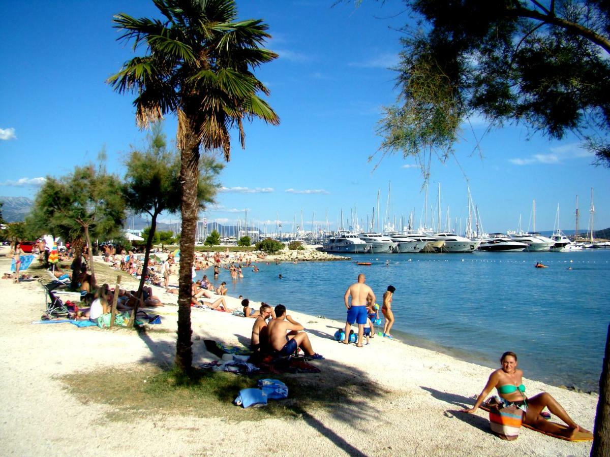 Kike Red Apartment Kaštela Екстериор снимка