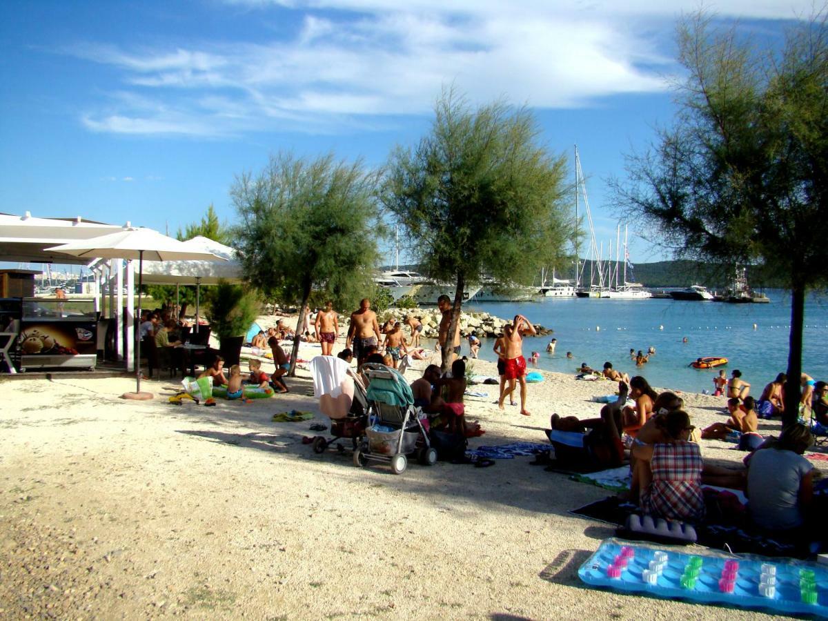 Kike Red Apartment Kaštela Екстериор снимка